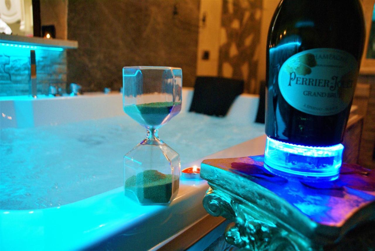 Gold Luxury Suite Home Roma Bagian luar foto