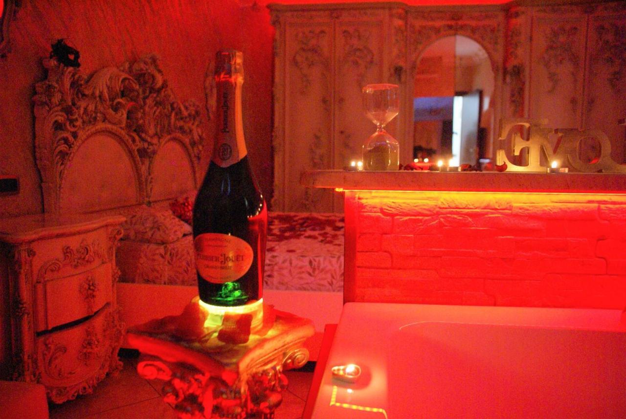 Gold Luxury Suite Home Roma Bagian luar foto