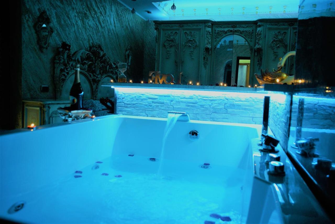 Gold Luxury Suite Home Roma Bagian luar foto
