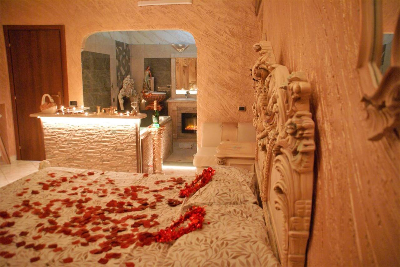 Gold Luxury Suite Home Roma Bagian luar foto