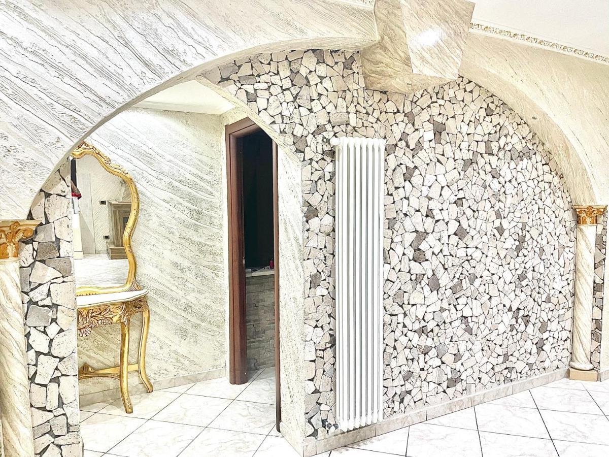 Gold Luxury Suite Home Roma Bagian luar foto