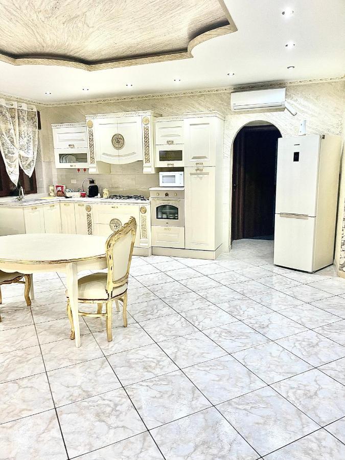 Gold Luxury Suite Home Roma Bagian luar foto