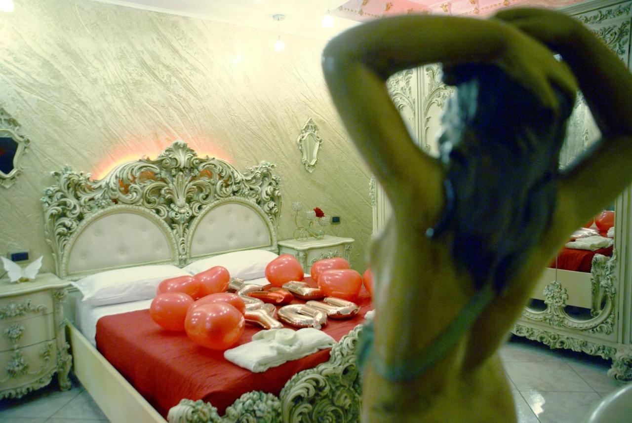 Gold Luxury Suite Home Roma Bagian luar foto