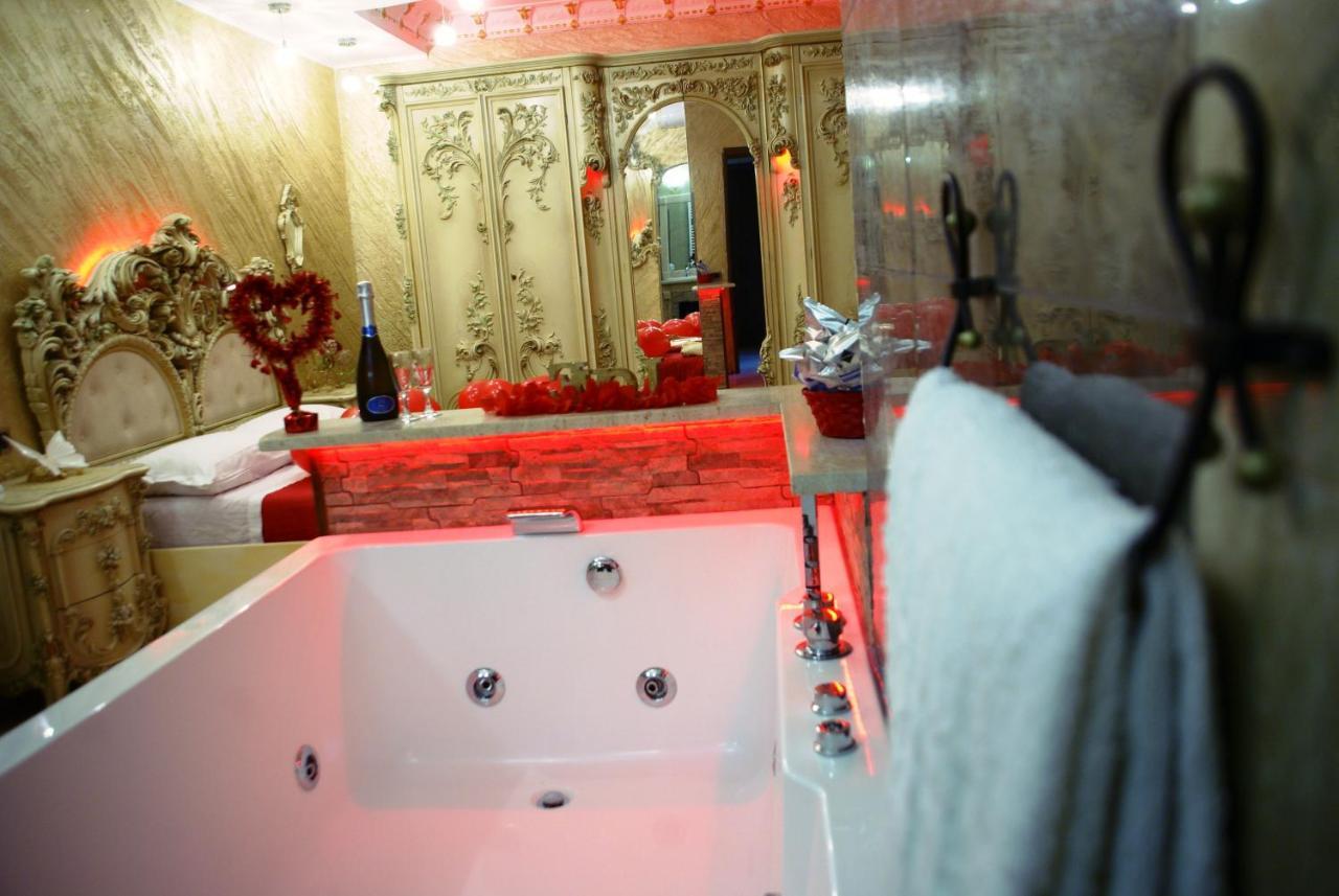 Gold Luxury Suite Home Roma Bagian luar foto