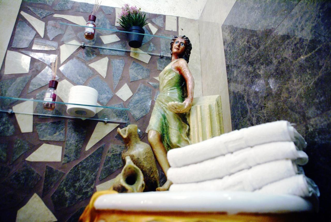 Gold Luxury Suite Home Roma Bagian luar foto