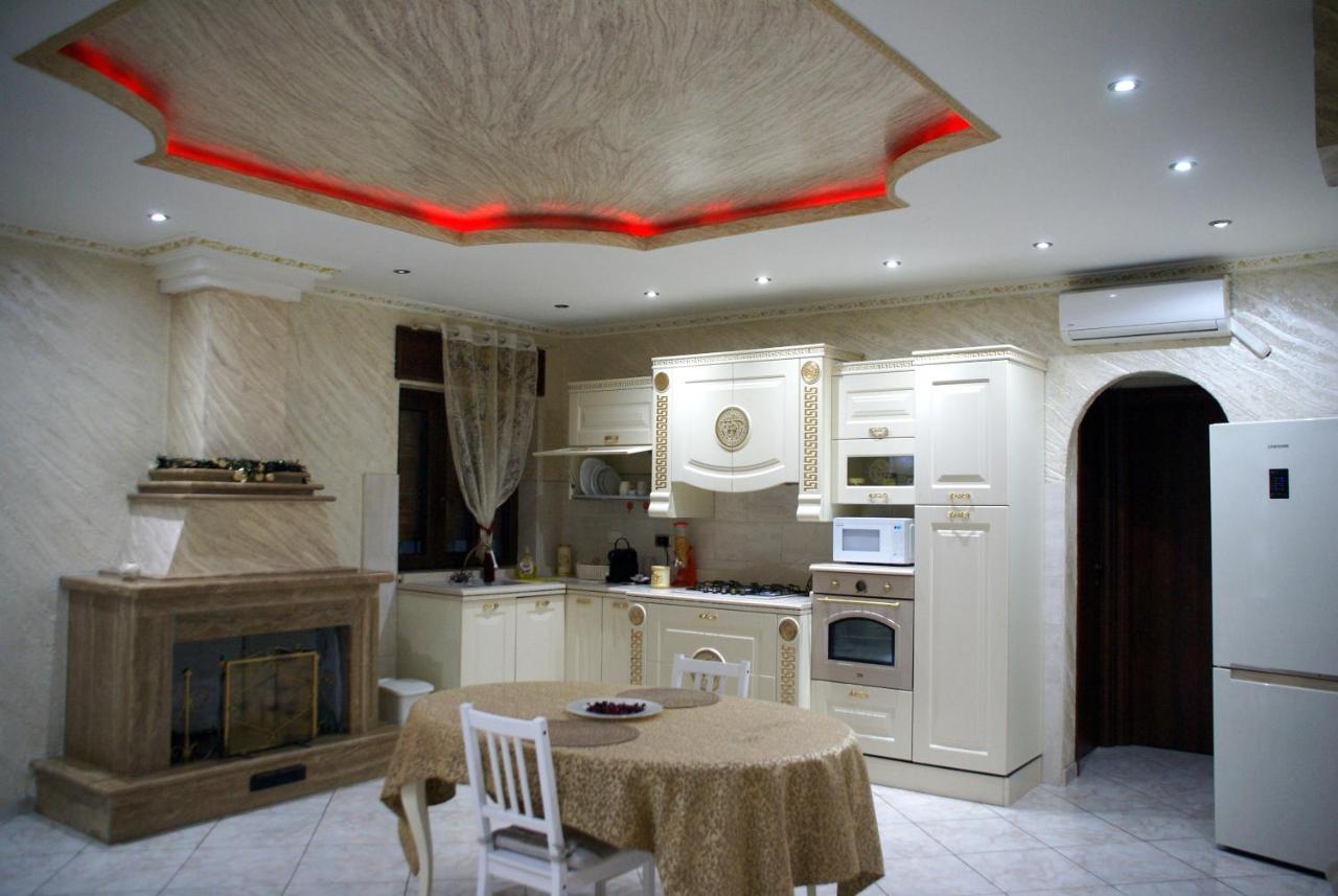 Gold Luxury Suite Home Roma Bagian luar foto